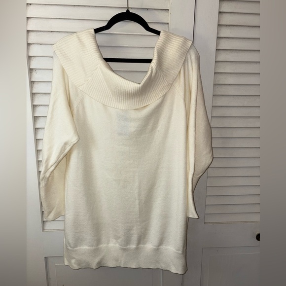 NWT Torrid Pullover Off Shoulder Sweater Pristine size 3X 22/24 - Picture 3 of 6
